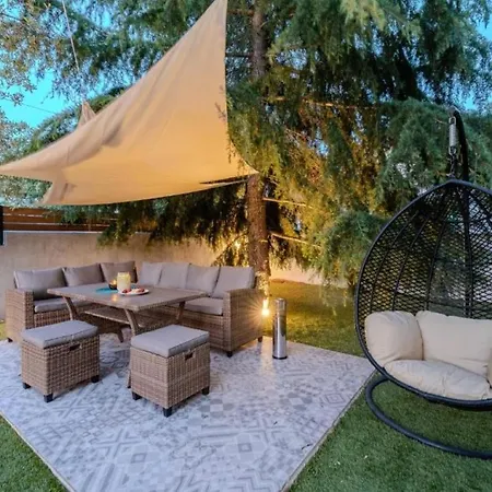B&d With Heated Pool Villa